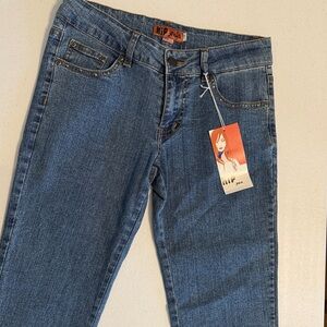 h.i.p. Classic Blue Capri Jeans